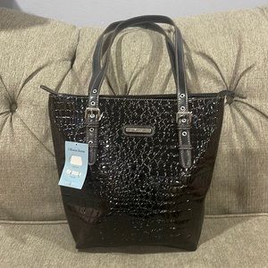 NWT GORGEOUS PURSE!! BRAND NEW WITH TONS OF ROOM!! So beautiful!!